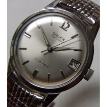 1960' Gruen Men's Swiss Silver 17Jwl Fancy Dial Calendar Watch w/ Bracelet