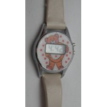 Girls Digital Watch Tan Strap Bracelet / Band Teddy Bear & Stars On Case Vtg