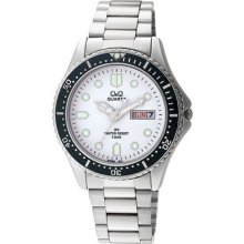 Q&q By Citizen Watch /sport /day-date /bracelet/ White Dial Kw66j201y