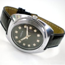 Vintage Chaika Men's mechanical watch from Soviet/Ussr
