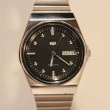 Vintage Men's Japan Mechanical Automatic Watch Seiko 5/ Beautiful Black Dial