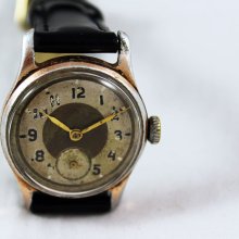 ZIM (POBEDA) Vintage watch Nice Gold-Colored Case 15 Jewels made in USSR (req46406)