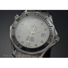 Mens Omega Seamaster Diver 300m Chronometer Automatic White Dial Watch 2532.20