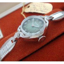 N.o.s Estate Vintage Retro Ladies Bulova Manual Wind Wristwatch W/original Box