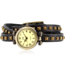 Rivet Decorated Three-Loops Cowhide Bracelet Analog Watch