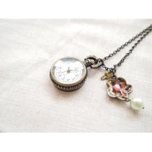 Sale item - Pocket watch with engraved pattern on the back, Flower pendant, N120104