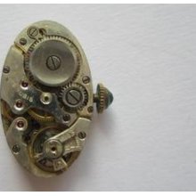 Triumpf Swiss Oval Vintage 20's Watch Movement