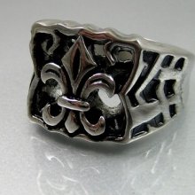 Vintage Biker Mens Bold Black Silver Stainless Steel Engraved Lance Ring