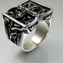 Vintage Heavy Biker Mens Black Silver Stainless Steel Engraved Cross Ring