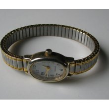 Vtg Old Advance Oval Face Flex Band Silver Gold 2 Tone Ladies Womens Watch 204