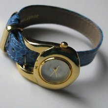 Vtg Old Dosike Blue Leather Strap Gold Tone Metal Face Ladies Womens Watch 237