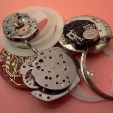 watch parts watch movement watch bezels vintage supplies steampunk supplies S029