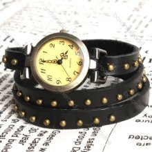 Women Classic Black Long Leather Strap Watch Round Rivets Quartz Wristwatch