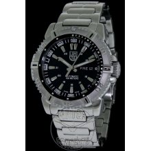 Luminox Swiss Automatic wrist watches: Steel Sw220 Auto Diver a.6502