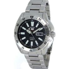 Men's Seiko 5 Stainless Steel Case and Bracelet Black Dial Day and