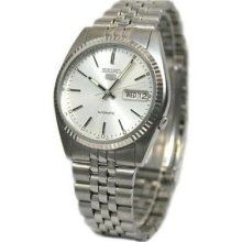 Seiko SNXJ89 Day and date display at 3 O cl Seiko 5 Collection Sweep Seco