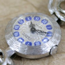 Vintage Ladies 17 Jewel Mechanical Watch - Wind Up Ladies Watch - Silver Tone Case and Bracelet - Royal Blue Numbers