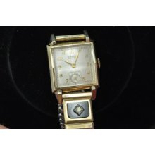 Vintage Mens Gruen Wristwatch Caliber 425 Keeping Time