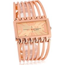 Women's Analog Watch with Golden Bracelet (Gold)