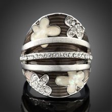 Arinna 18k White Gold Gp Helmet Petal Austrian Crystal Setting Weave Ring