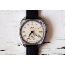 Soviet watch Russian watch Men watch Mechanical watch men's wrist -white clock face watch - 