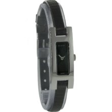 Gucci 3900 Series Ladies Black Leather Swiss Quartz Watch YA039522