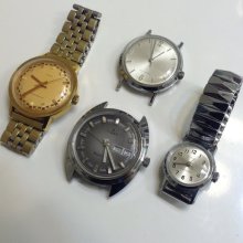 Lot of 4 Vintage Timex Wrist Watches - 1960s Self Wind - LOOK