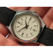Minty Soviet Luch Quartz Watch Beautiful Creme Dial, Chromed Case '1980s Hq-sign