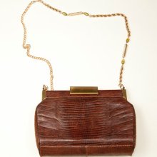 Georgeous Vintage 1960s 1970s Lizard Snake Alligator Shoulder Bag with Beautiful Clasp and Gold Chain
