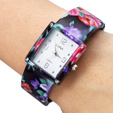 Quartz Women's Alloy Analog Bracelet Watch (Multi-Colored)