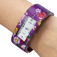 Analog Women's Alloy Quartz Bracelet Watch with Flower (Multi-Colored)