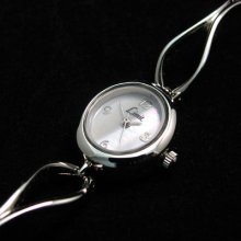 Limit Classic Ladies Watch Oval Silvertone 6758 Mother Of Pearl