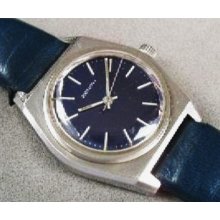 Vintage & Hard To Find Zenith Old Swiss Mechanical Hand Wind Watch Rare Case