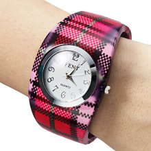 Multi-Colored Women's Plaid Style Alloy Analog Quartz Bracelet Watch