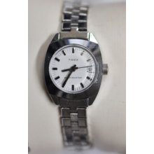 Vintage Ladies Timex W Date Dial Water Resistant Wrist Watch Running W70