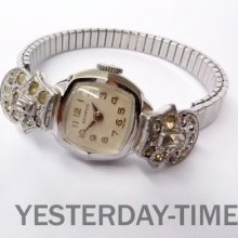 Benrus 17 Jewel Ladies Manual Watch
