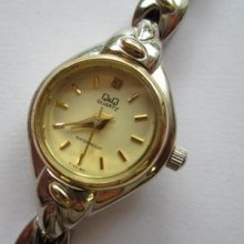 Q&q N.o.s. Bicola Ladies Bracelet Watch