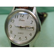 Vintage 1970 80s Sears Tradition Mans All Stainless Steel Quartz Day Date Watch