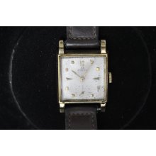 Vintage Mens Omega 14 K Solid Gold Wristwatch Keeping Time