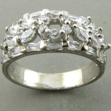 5+gms White Cz Solid Silver Cluster Ladies Ring Sz9