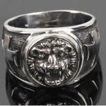H041 Men's Silver King Lion Knight Badge Stainless Steel Biker Ring Size 11,12