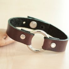 Leather Bracelet in Dark Brown with Metal Ring