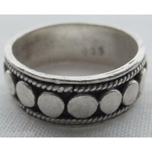 Sterling Ring Size 6 Raised Round Designs Vintage 1960s-1970s Marked 925 Jewelry