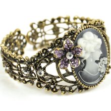 Golden hollow carved flower figure style bracelet br003