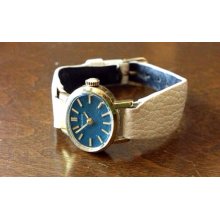 Hipster Retro Bulova Ladies wrist watch- 23j caliber 5AT (Cir. 1971)