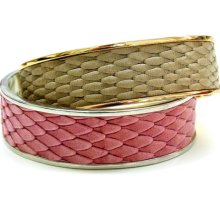 Sophisticated bangle made with fine embossed cow leather in reptil look