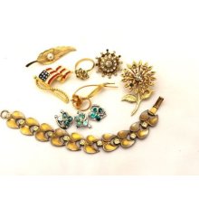 Vtg Mix Lot Ring Pins Bracelet Faux Pearls & Rhinestone Floral Leaves Feather