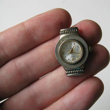 Vtg Old Silver Gold Tone Small Round Face Ladies Womens Sv Vs Quartz Watch W41