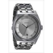 Stainless Steel Case and Bracelet Silver Dial Date Display Quartz