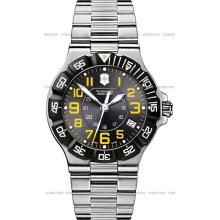 Swiss Army Summit XLT 241413 Mens wristwatch